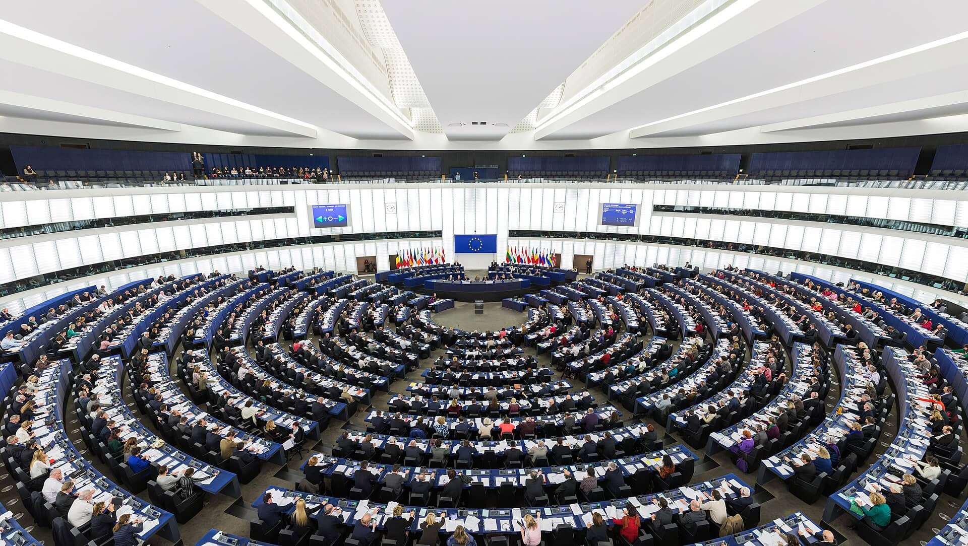 Plenário do Parlamento Europeu em Estrasburgo durante uma sessão
